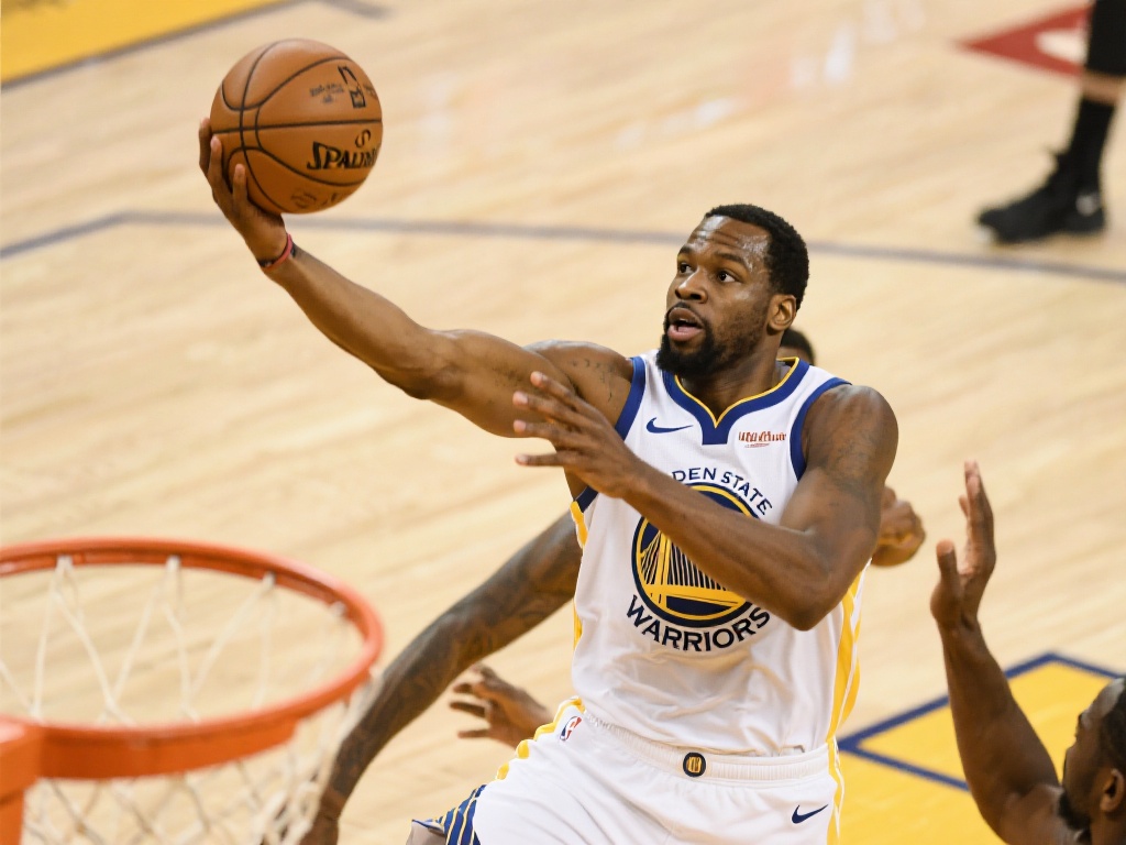 格林精准接球抛投连得4分砍下14分助队领先8分